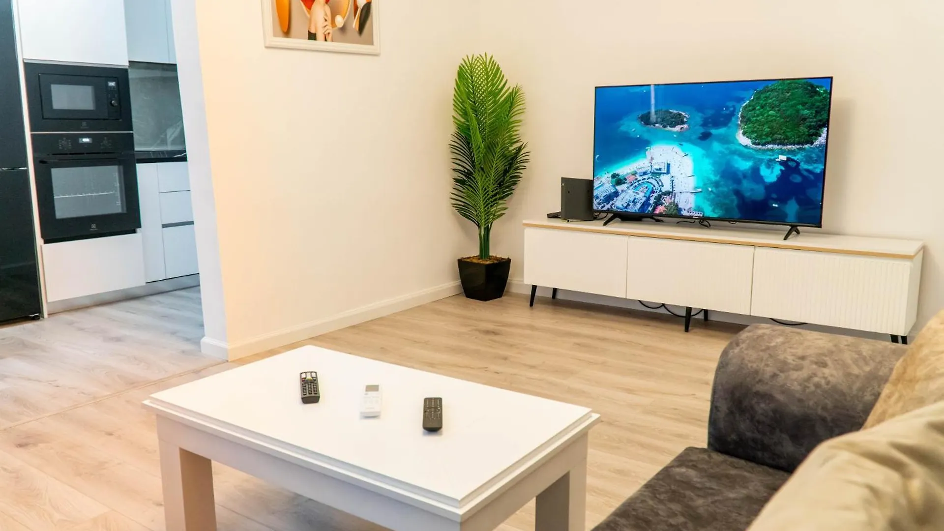Signature Apartment 8 Tirana